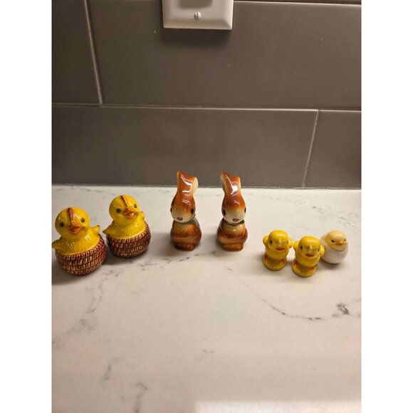 Vintage spring salt and pepper shakers and figurines made in Germany - Picture 1 of 10